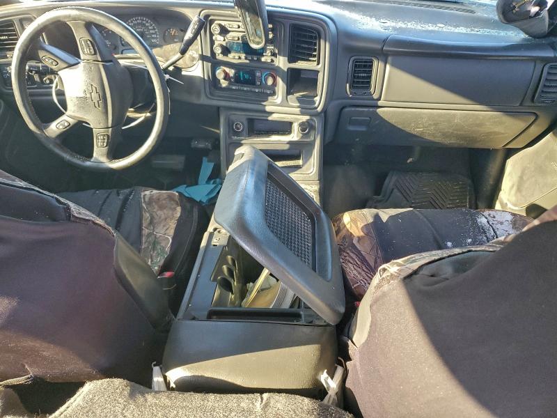 Photo 8 from auction – 2004 CHEVROLET SILVERADO with VIN 1GCHK23254F212028