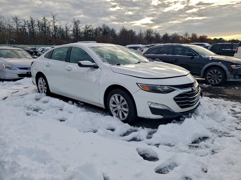 Photo 4 from auction – 2020 CHEVROLET MALIBU with VIN 1G1ZD5ST9LF010679