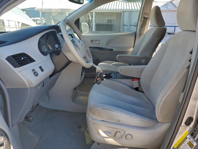 Photo 7 from auction – 2013 TOYOTA SIENNA LE with VIN 5TDKK3DC8DS357745