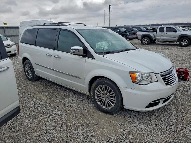 صورة رقم 4 من المزاد - 2015 CHRYSLER TOWN & COU مع VIN 2C4RC1CG9FR525974