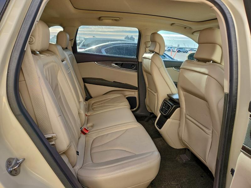 Photo 11 from auction – 2016 LINCOLN MKX RESERV with VIN 2LMTJ6LR1GBL45957