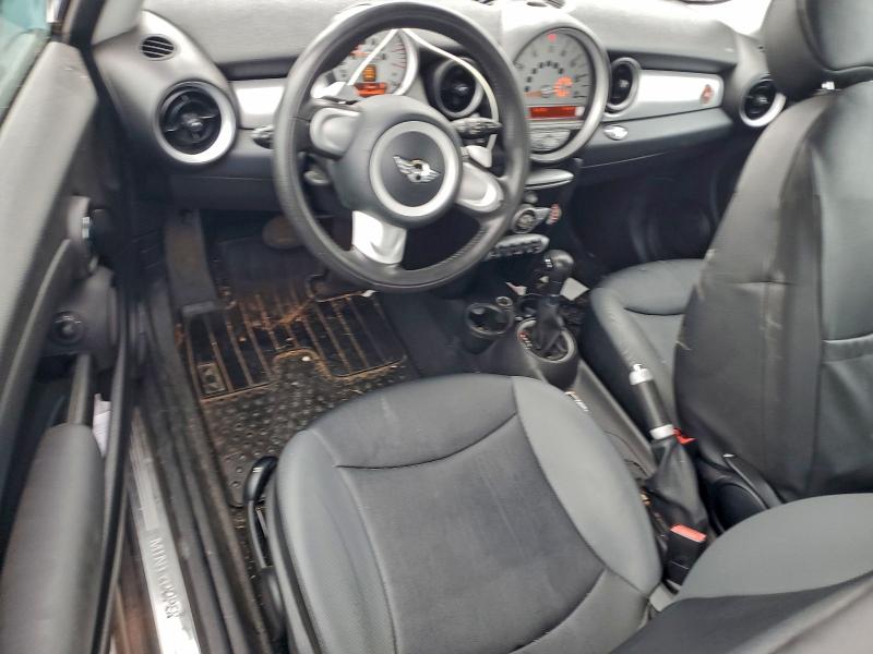 Photo 8 from auction – 2008 MINI COOPER with VIN WMWMF33548TT61389