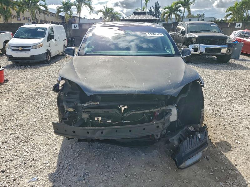 Photo 5 from auction – 2017 TESLA MODEL X with VIN 5YJXCBE23HF030912