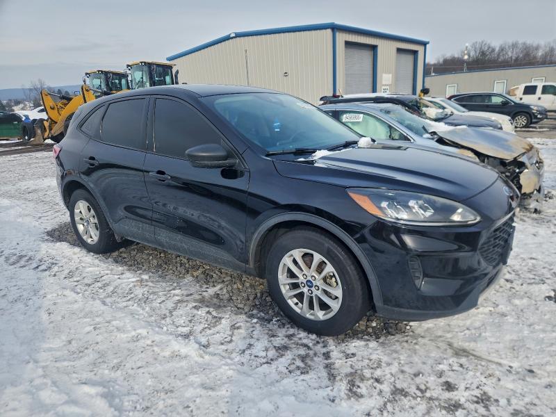 Photo 4 from auction – 2020 FORD ESCAPE S with VIN 1FMCU0F63LUA04128
