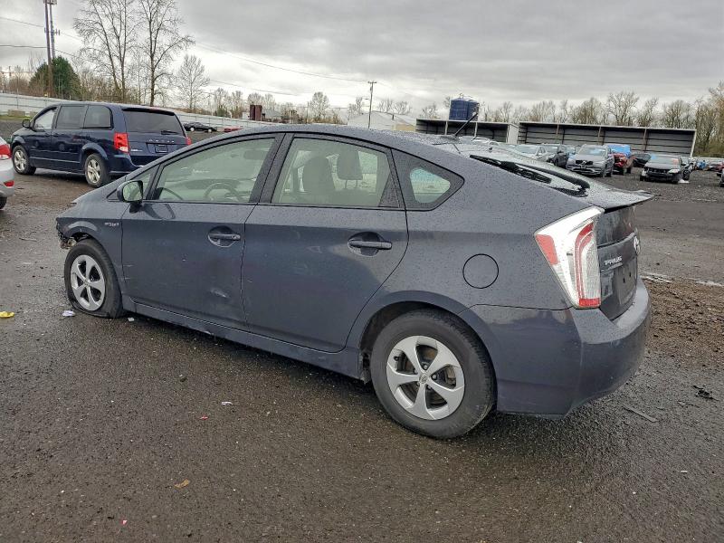 Photo 2 from auction – 2013 TOYOTA PRIUS with VIN JTDKN3DU4D5687646