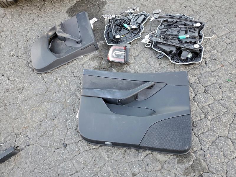 Photo 12 from auction – 2021 TESLA MODEL Y with VIN 5YJYGDEE2MF287455