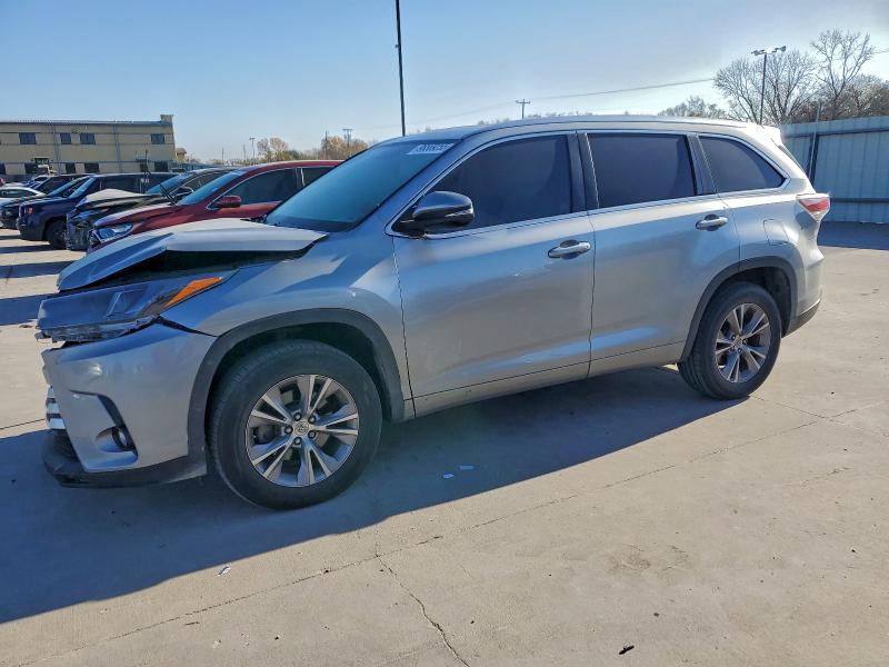 TOYOTA HIGHLANDER 2015 with VIN 5TDKKRFH8FS045181 - Photo from auction