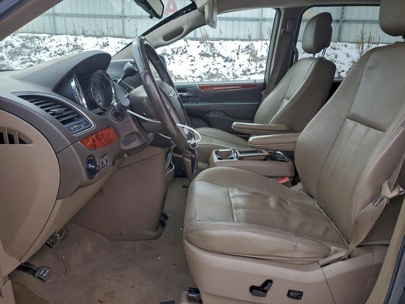 Photo 7 from auction – 2016 CHRYSLER TOWN & COU with VIN 2C4RC1BG0GR260056