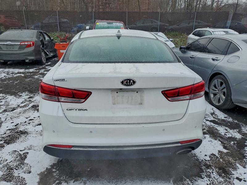 Photo 6 from auction – 2018 KIA OPTIMA with VIN 5XXGT4L30JG261096