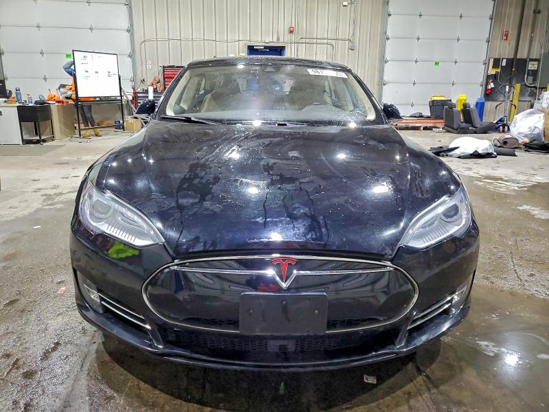 Photo 5 from auction – 2015 TESLA MODEL S 85 with VIN 5YJSA1H29FF091149