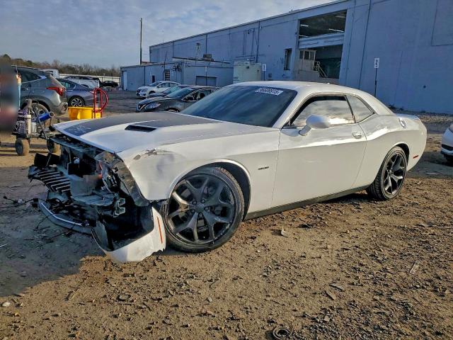 DODGE CHALLENGER 2015 with VIN 2C3CDZAT2FH864913 - Photo from auction