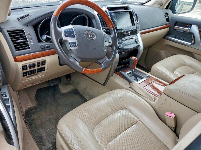 Photo 8 from auction – 2014 TOYOTA LAND CRUISER with VIN JTMHY7AJ2E4027065