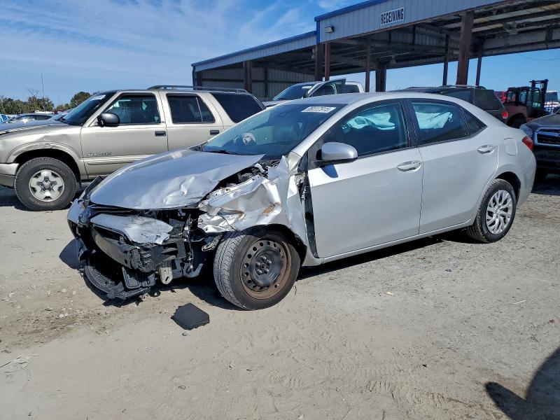 TOYOTA COROLLA L 2018 with VIN 5YFBURHE3JP766152 - Photo from auction