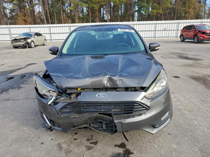 Photo 5 from auction – 2017 FORD FOCUS SE with VIN 1FADP3FE1HL293862