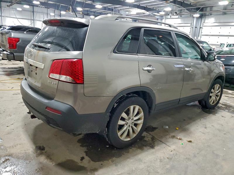 Photo 3 from auction – 2011 KIA SORENTO EX with VIN 5XYKUDA23BG060842
