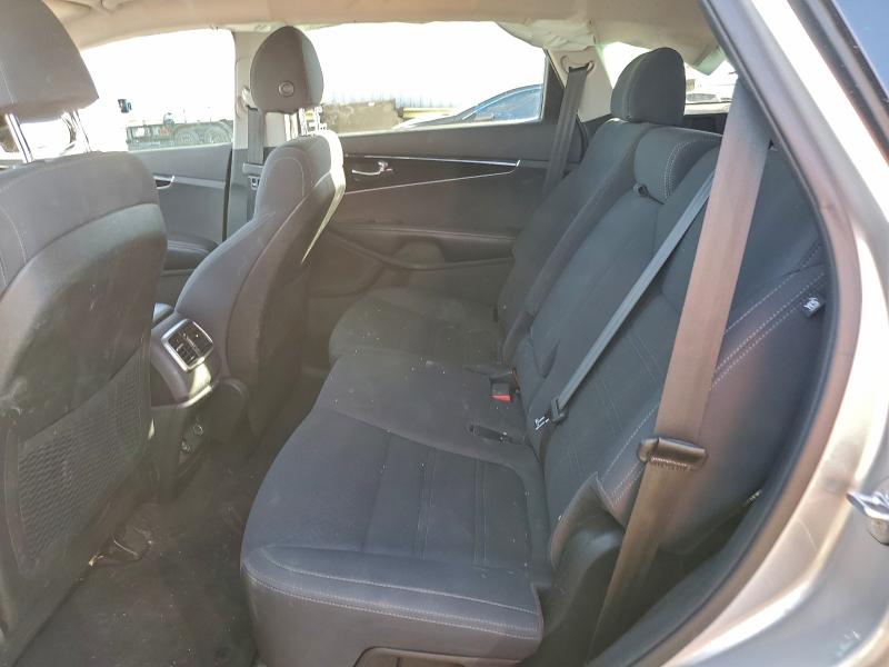 Photo 10 from auction – 2018 KIA SORENTO with VIN 5XYPG4A35JG411965