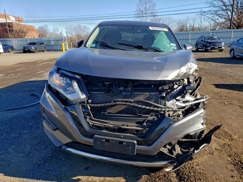 Photo 5 from auction – 2017 NISSAN ROGUE S with VIN 5N1AT2MM4HC789179