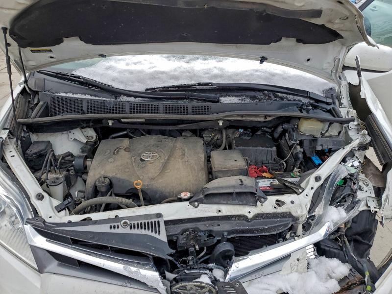 Photo 12 from auction – 2018 TOYOTA SIENNA XLE with VIN 5TDYZ3DC8JS944867
