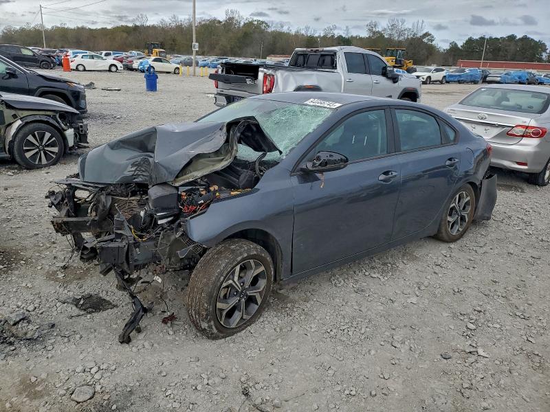 KIA FORTE FE 2021 with VIN 3KPF24AD5ME319503 - Photo from auction