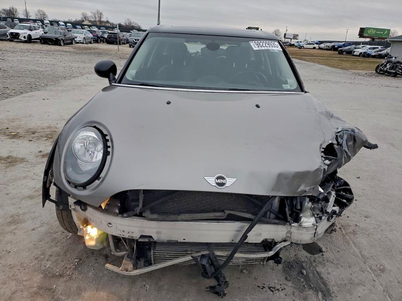 Photo 5 from auction – 2017 MINI COOPER CLU with VIN WMWLN5C37H2E33977