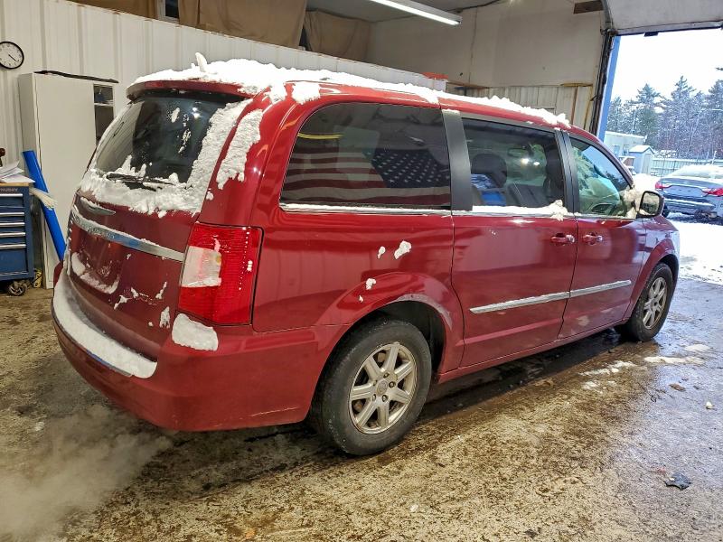 Photo 3 from auction – 2012 CHRYSLER TOWN & COU with VIN 2C4RC1BG4CR158074