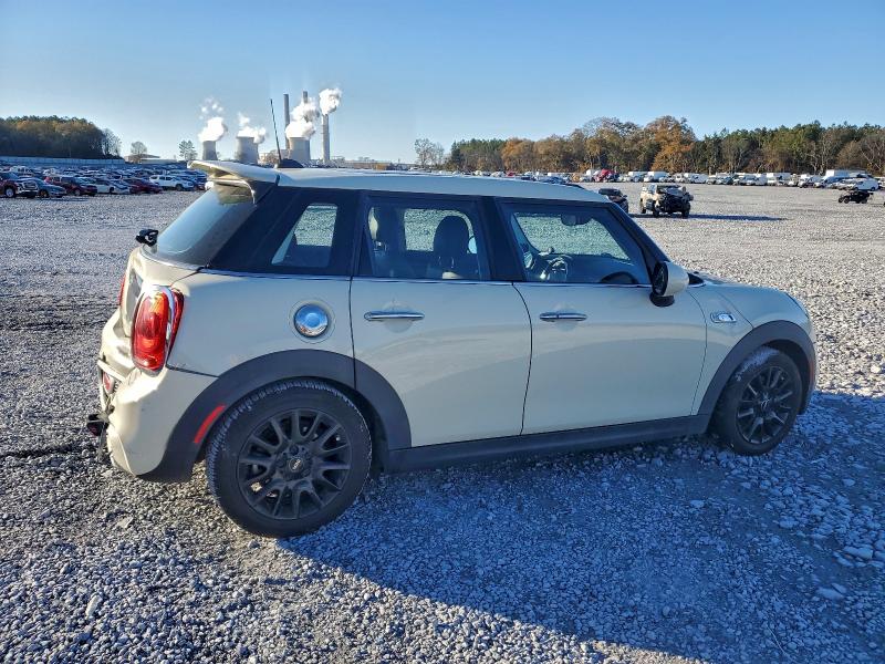 Photo 3 from auction – 2016 MINI COOPER S with VIN WMWXU3C54G2D29214