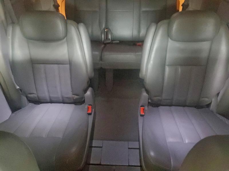 Photo 10 from auction – 2010 CHRYSLER TOWN & COU with VIN 2A4RR5D12AR104116