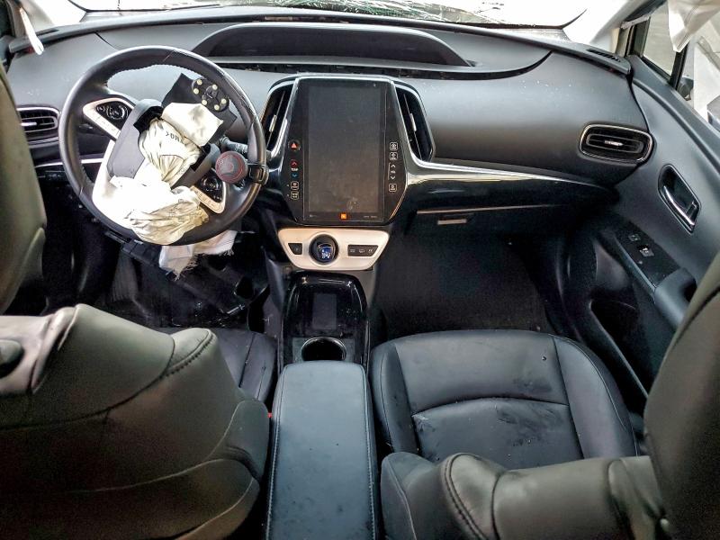 Photo 8 from auction – 2017 TOYOTA PRIUS PRIM with VIN JTDKARFPXH3062787