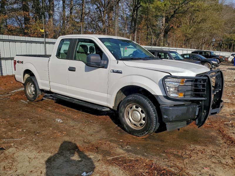 Photo 4 from auction – 2017 FORD F150 SUPER with VIN 1FTFX1EF4HFC38161