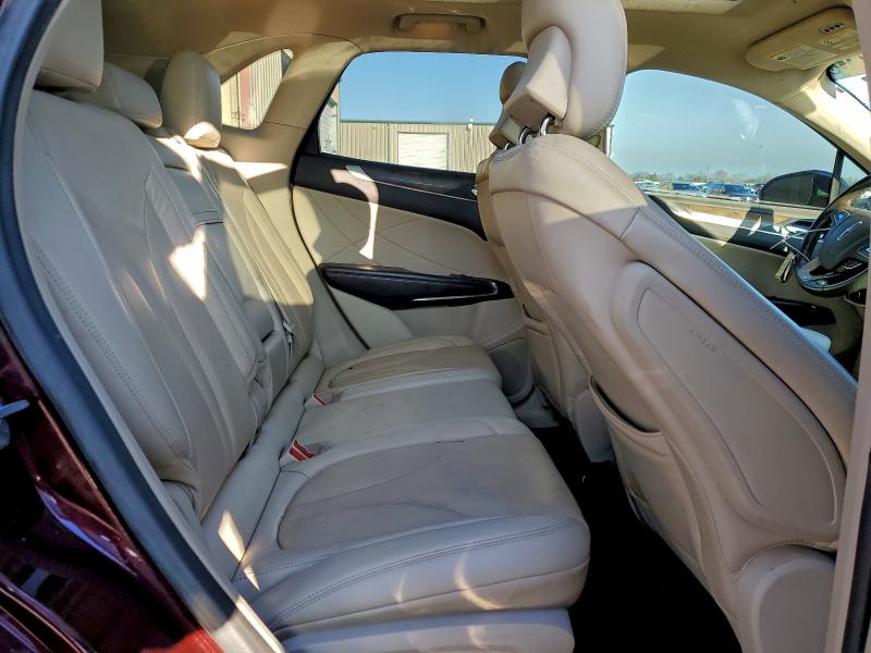 Photo 11 from auction – 2017 LINCOLN MKC RESERV with VIN 5LMCJ3C93HUL14406