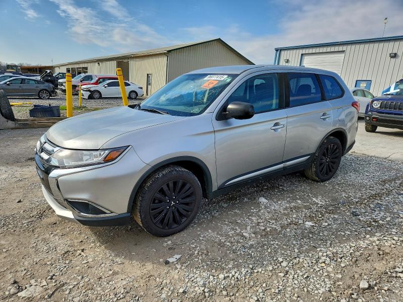 MITSUBISHI OUTLANDER 2018 with VIN JA4AZ3A3XJZ062016 - Photo from auction