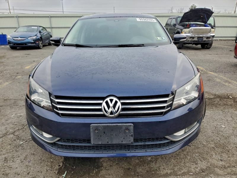 Photo 5 from auction – 2015 VOLKSWAGEN PASSAT SE with VIN 1VWBT7A38FC003153