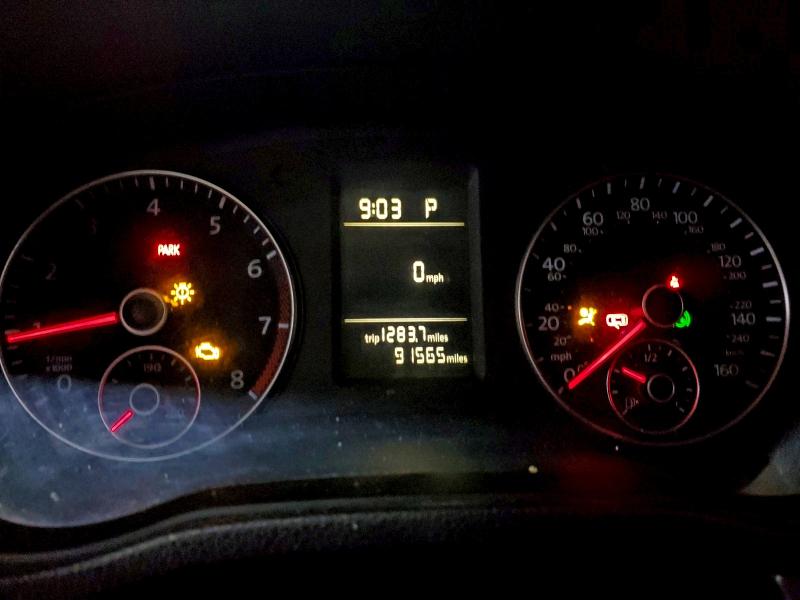 Photo 9 from auction – 2015 VOLKSWAGEN PASSAT S with VIN 1VWAT7A38FC104754