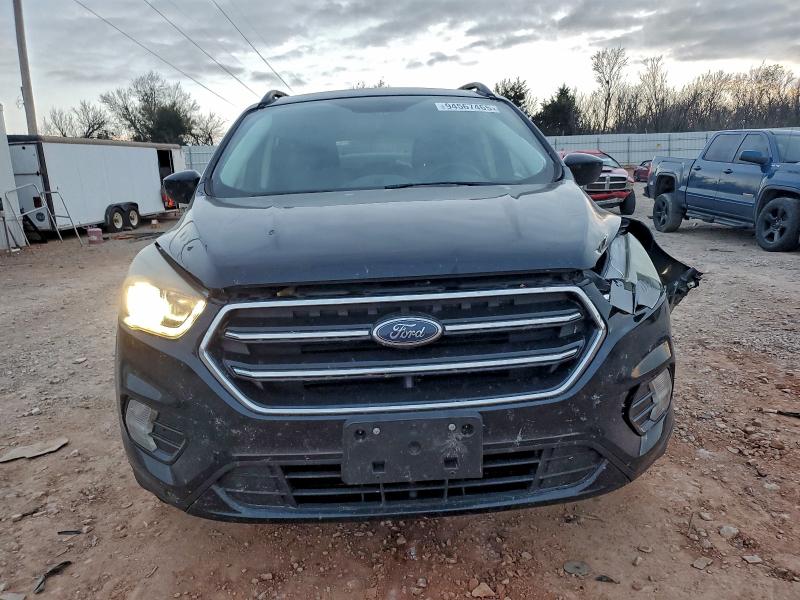 Photo 5 from auction – 2017 FORD ESCAPE SE with VIN 1FMCU0GD1HUC10374