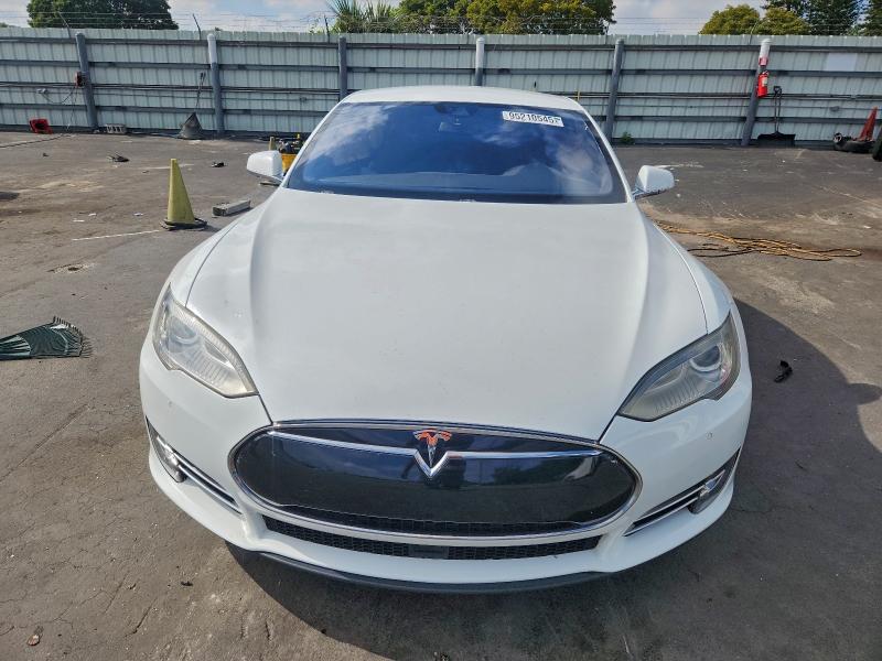 Photo 5 from auction – 2015 TESLA MODEL S 70 with VIN 5YJSA1S26FF098455