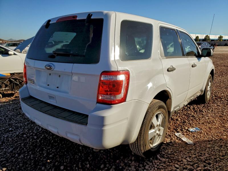Photo 3 from auction – 2011 FORD ESCAPE XLS with VIN 1FMCU0C73BKA93724
