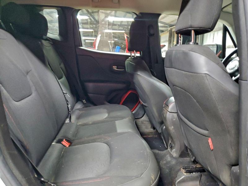 Photo 11 from auction – 2017 JEEP RENEGADE T with VIN ZACCJBCB2HPE46403