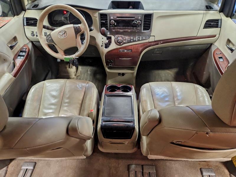 Photo 8 from auction – 2014 TOYOTA SIENNA XLE with VIN 5TDYK3DC4ES504901