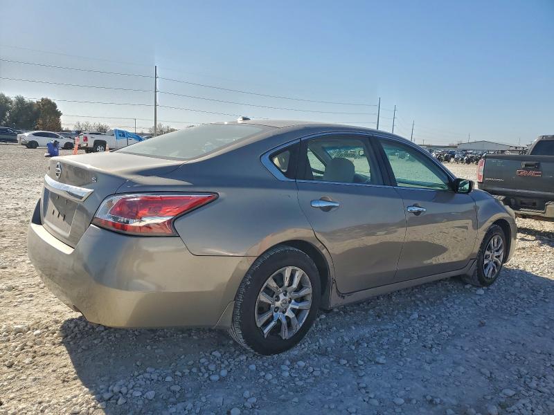 Photo 3 from auction – 2015 NISSAN ALTIMA 2.5 with VIN 1N4AL3AP1FN376913