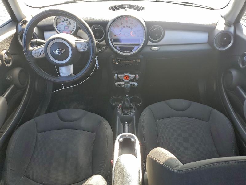 Photo 8 from auction – 2010 MINI COOPER with VIN WMWMF3C59ATZ23471