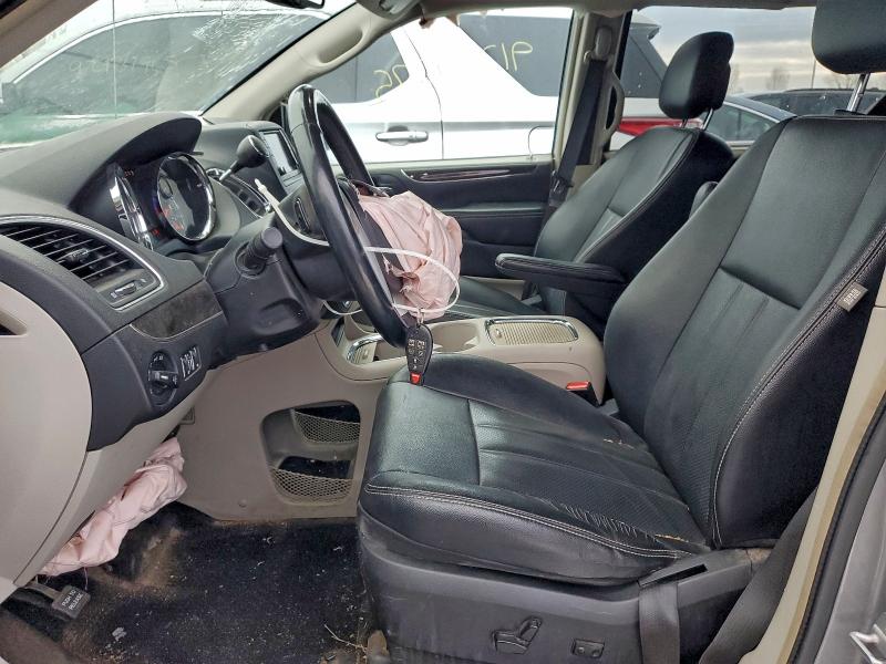 Photo 7 from auction – 2015 CHRYSLER TOWN & COU with VIN 2C4RC1CG6FR597280