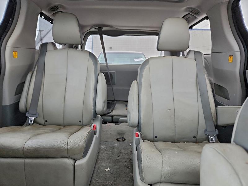 Photo 10 from auction – 2012 TOYOTA SIENNA XLE with VIN 5TDDK3DC7CS043236