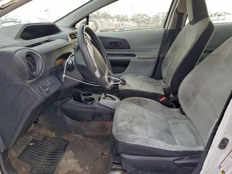 Photo 7 from auction – 2014 TOYOTA PRIUS C with VIN JTDKDTB3XE1065476