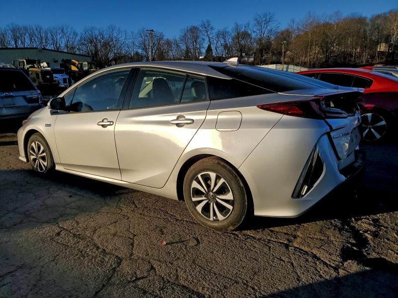 Photo 2 from auction – 2017 TOYOTA PRIUS PRIM with VIN JTDKARFP6H3005535