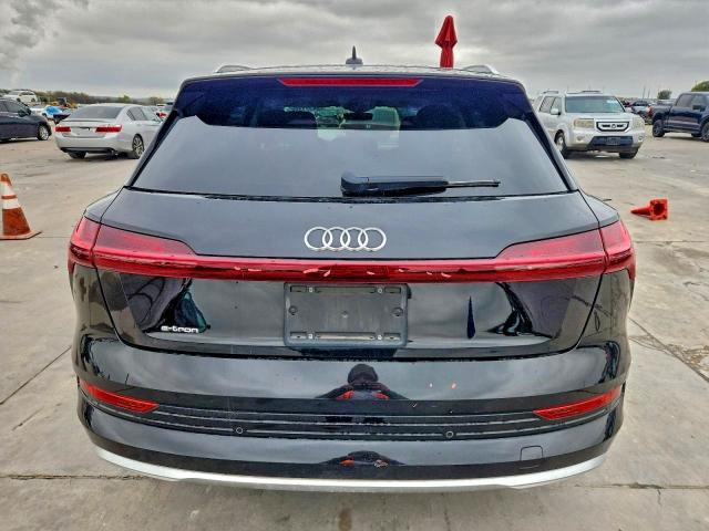 Photo 6 from auction – 2019 AUDI E-TRON with VIN WA1LAAGE0KB024690