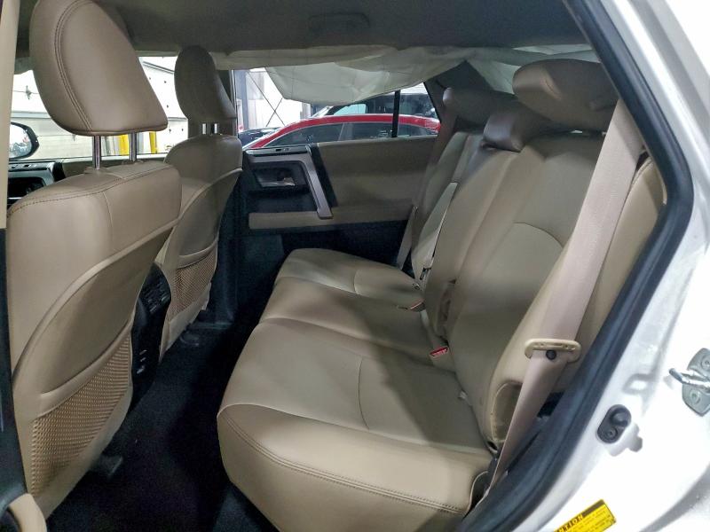 Photo 11 from auction – 2018 TOYOTA 4RUNNER SR with VIN JTEBU5JRXJ5552757
