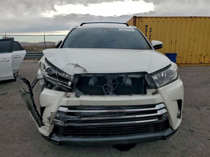 Photo 5 from auction – 2017 TOYOTA HIGHLANDER with VIN 5TDDZRFH4HS403528