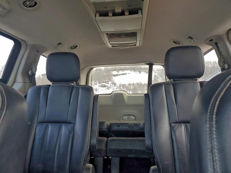 Photo 10 from auction – 2014 CHRYSLER TOWN & COU with VIN 2C4RC1BG2ER125996