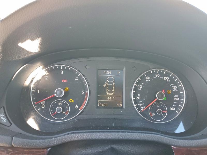 Photo 9 from auction – 2014 VOLKSWAGEN PASSAT SE with VIN 1VWBN7A30EC058902