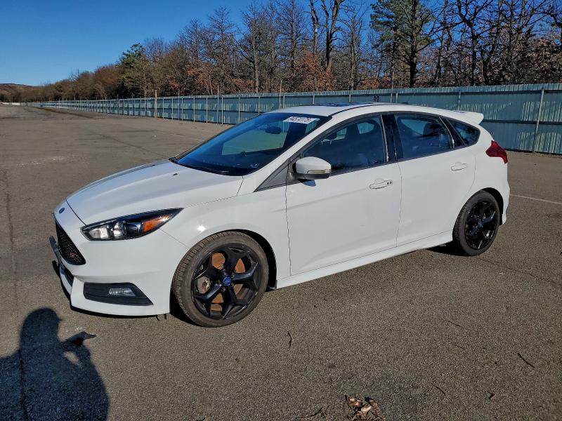 FORD FOCUS 2018 with VIN 1FADP3L90JL274412 - Photo from auction